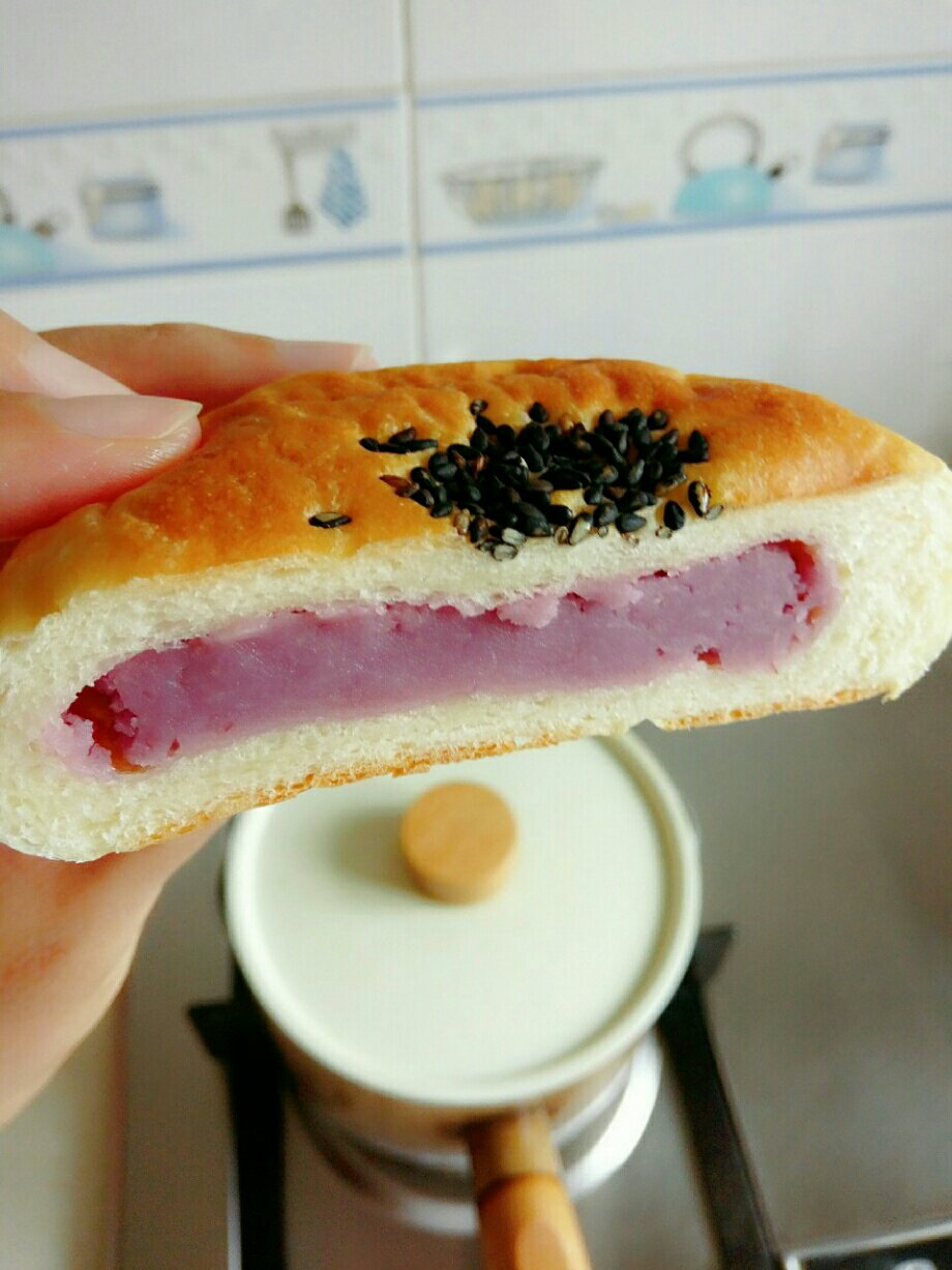 糯糯香芋紫薯面包