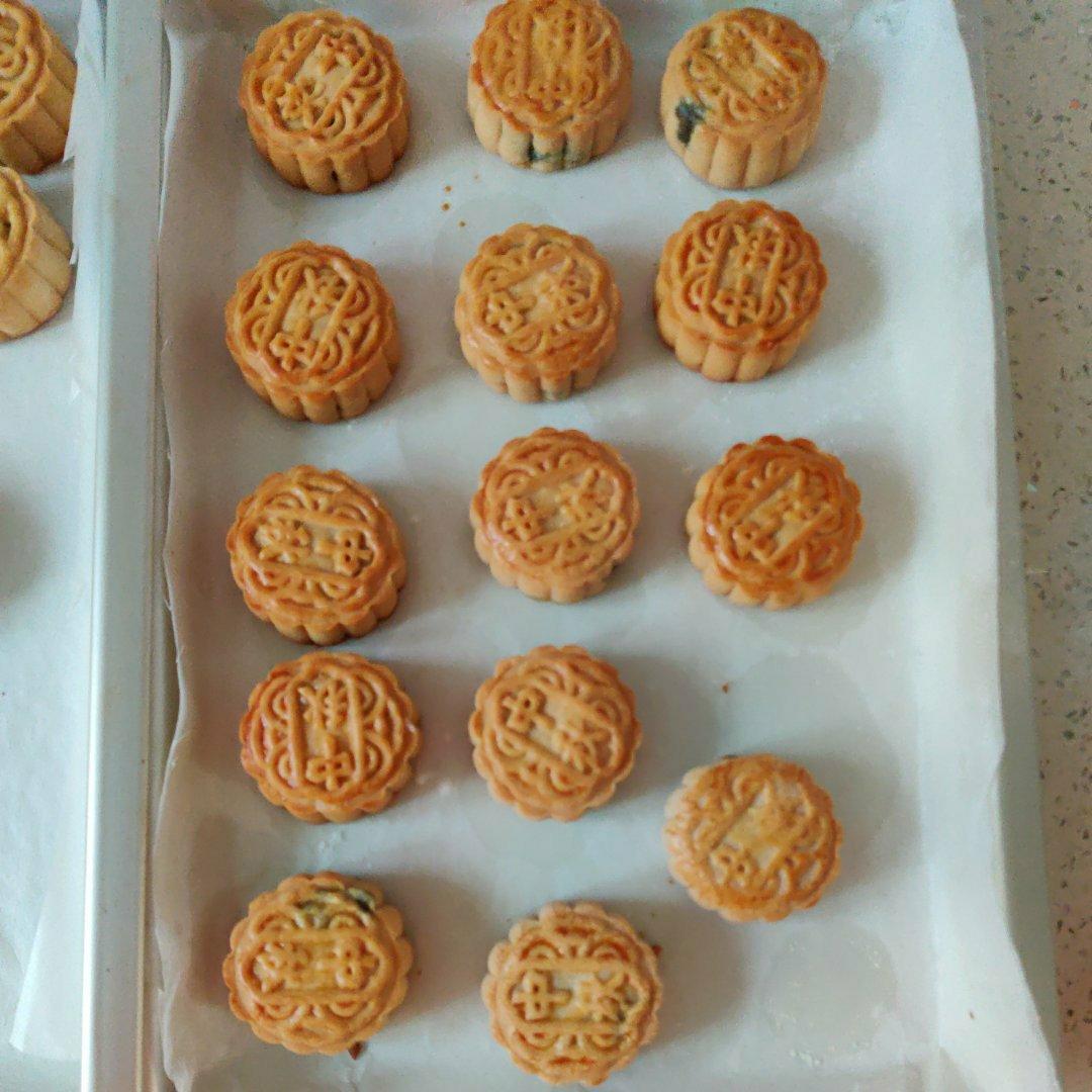 广式月饼—蛋黄莲蓉月饼