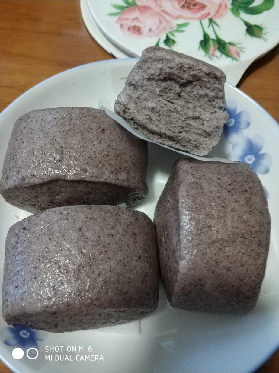 黑米粉刀切馒头