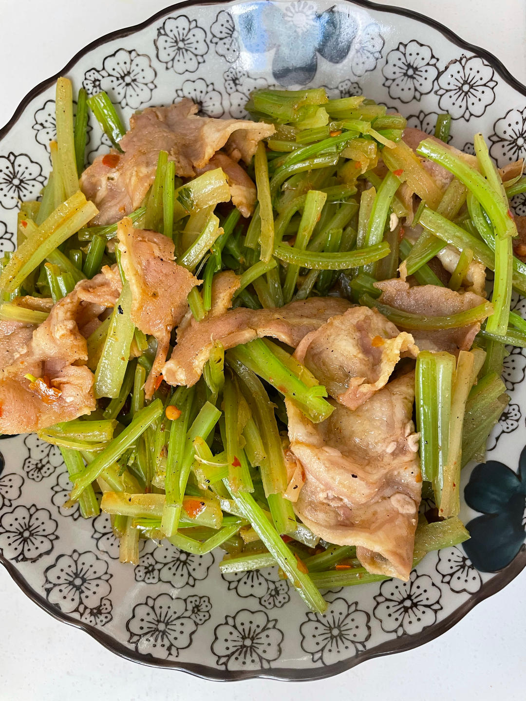 爆炒香辣《芹菜炒羊肉》