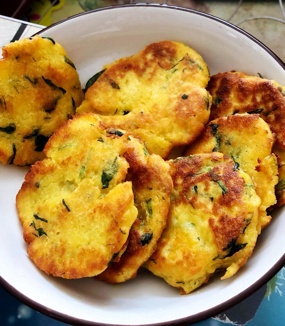 玉米面菜饼子（贴饼子）