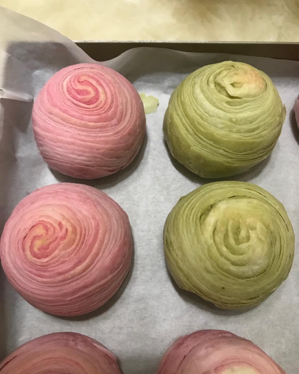蛋黄酥~紫薯、抹茶、原味~花好月圆，中秋快乐~内附一次做六色蛋黄酥方法~