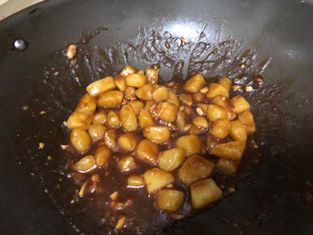 🔥巨下饭，软糯入味！比肉还好吃的红烧土豆