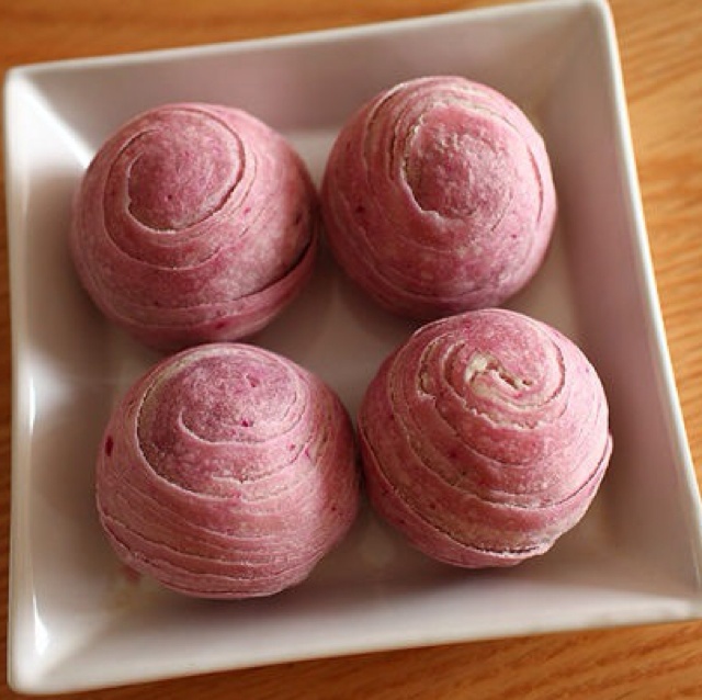 哈米饽饽-2做的玫瑰蛋黄酥