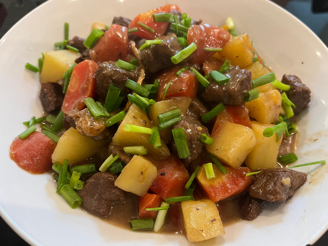 红烧牛肉炖土豆胡萝卜 秋季暖胃 鲜香美味