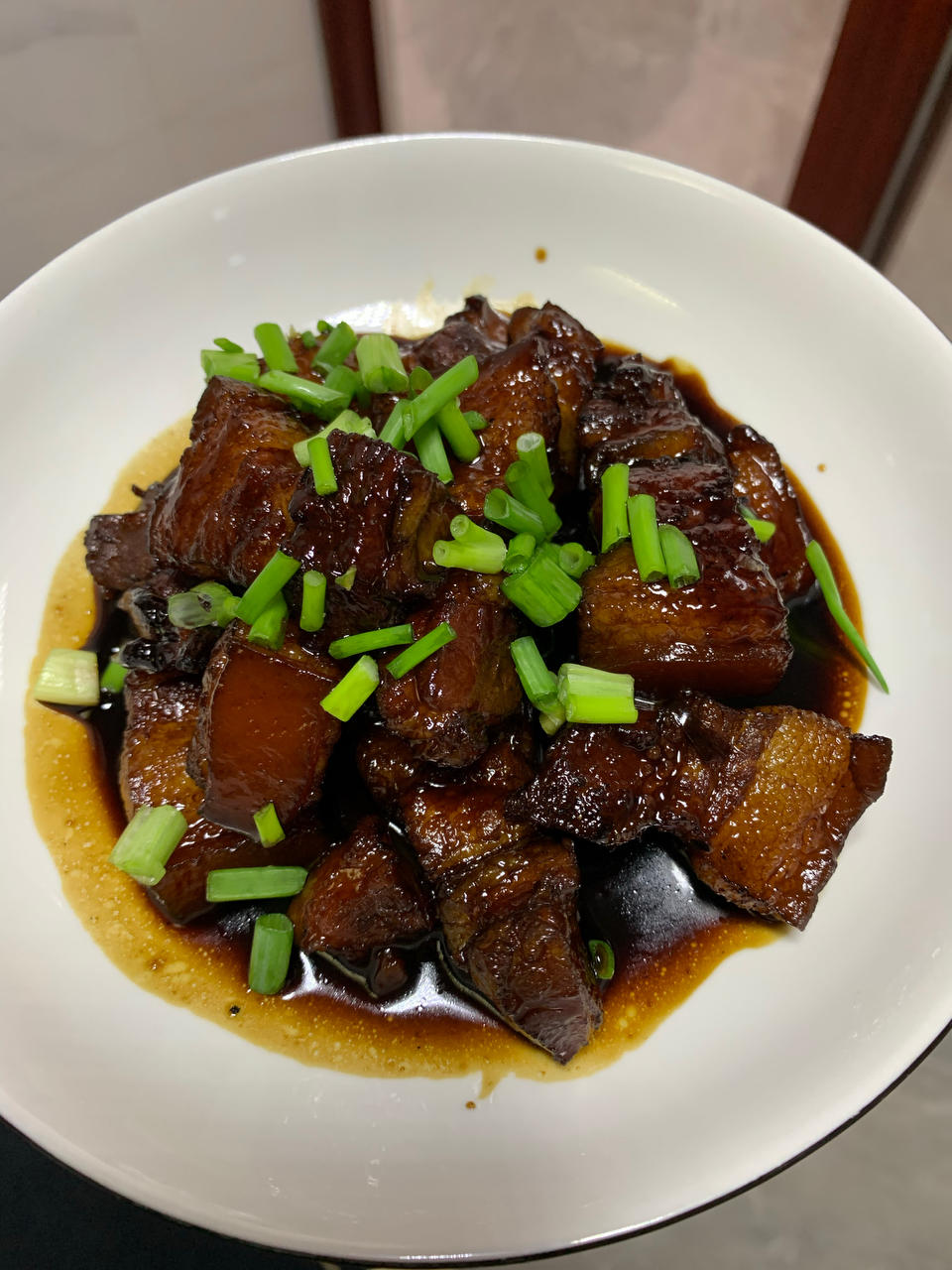 新手易做！好吃到舔盘的红烧肉香糯不腻