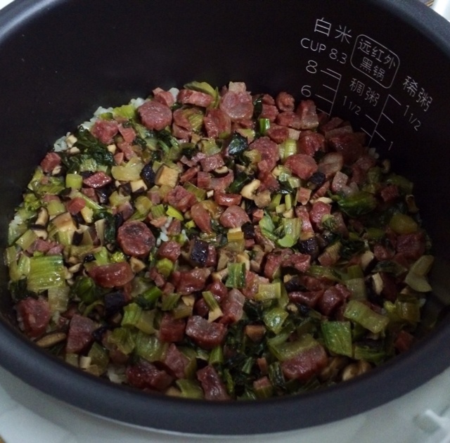 电饭锅版香菇腊肠饭
