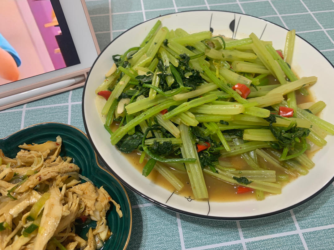 素炒芹菜