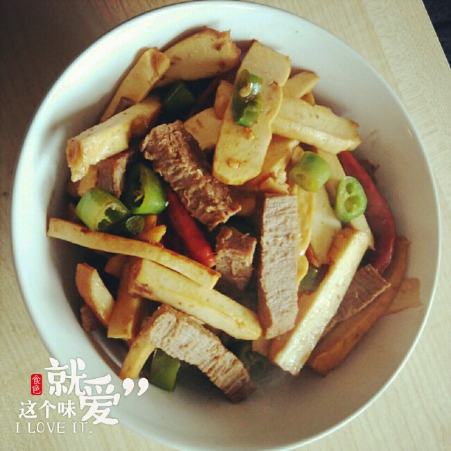 青椒小炒卤牛肉