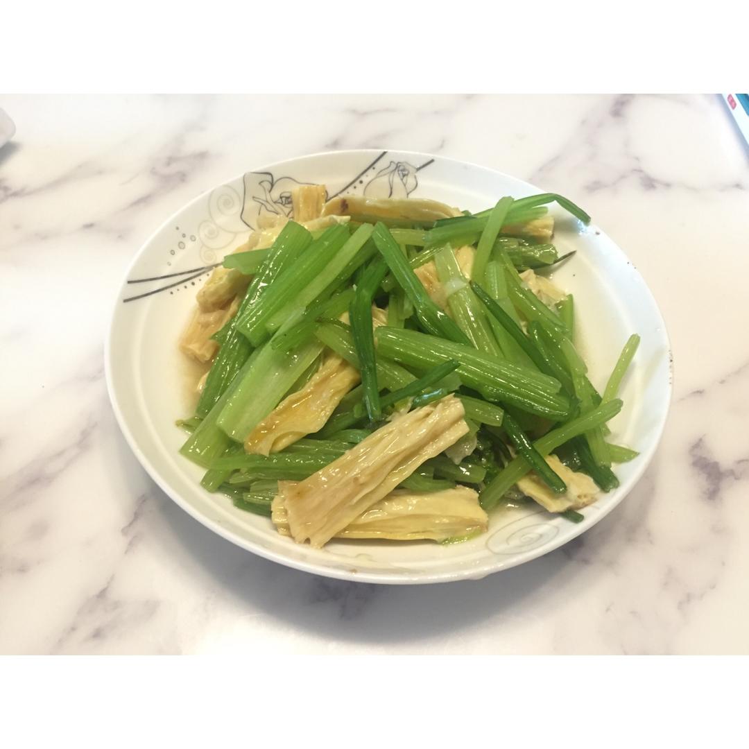芹菜炒腐竹