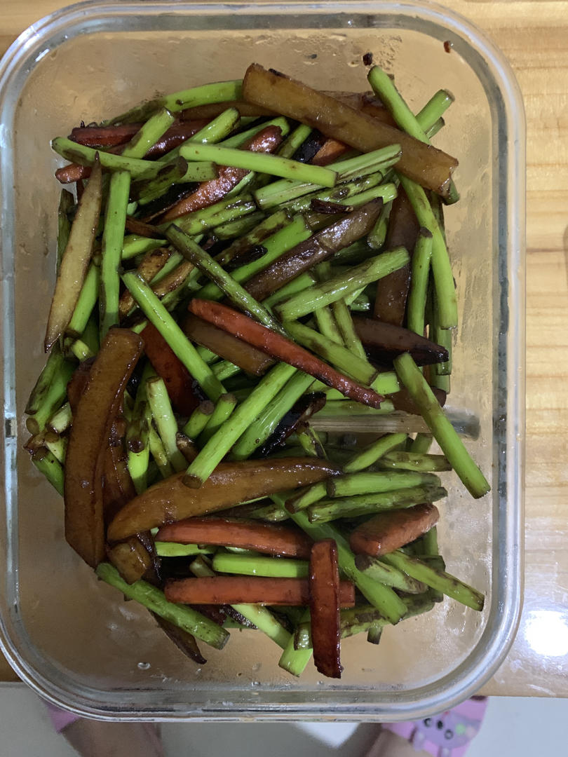 〈健康·美味〉营养丰富炒合菜之二～胡萝卜土豆蒜苔五花肉