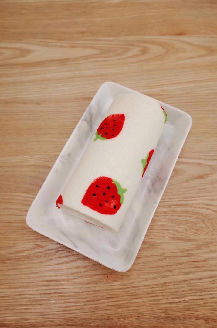 内外兼修的治愈系草莓天使蛋糕卷