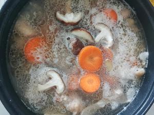 胡萝卜香菇鸡汤的做法 步骤5