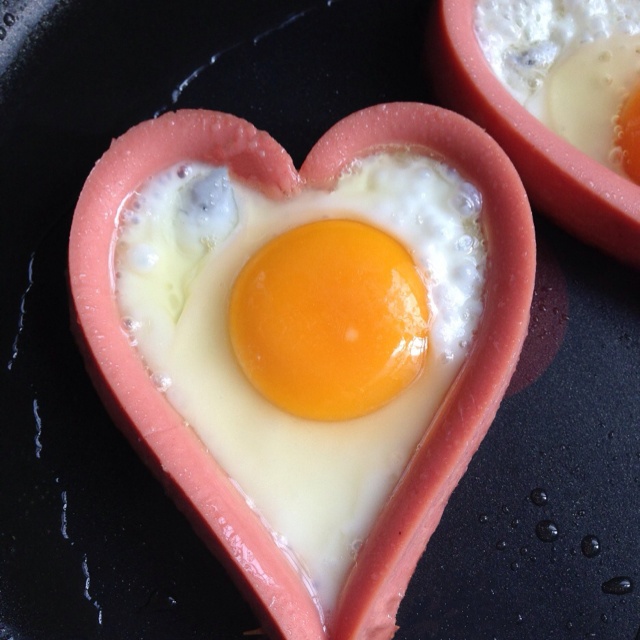mr喵做的心形煎鸡蛋