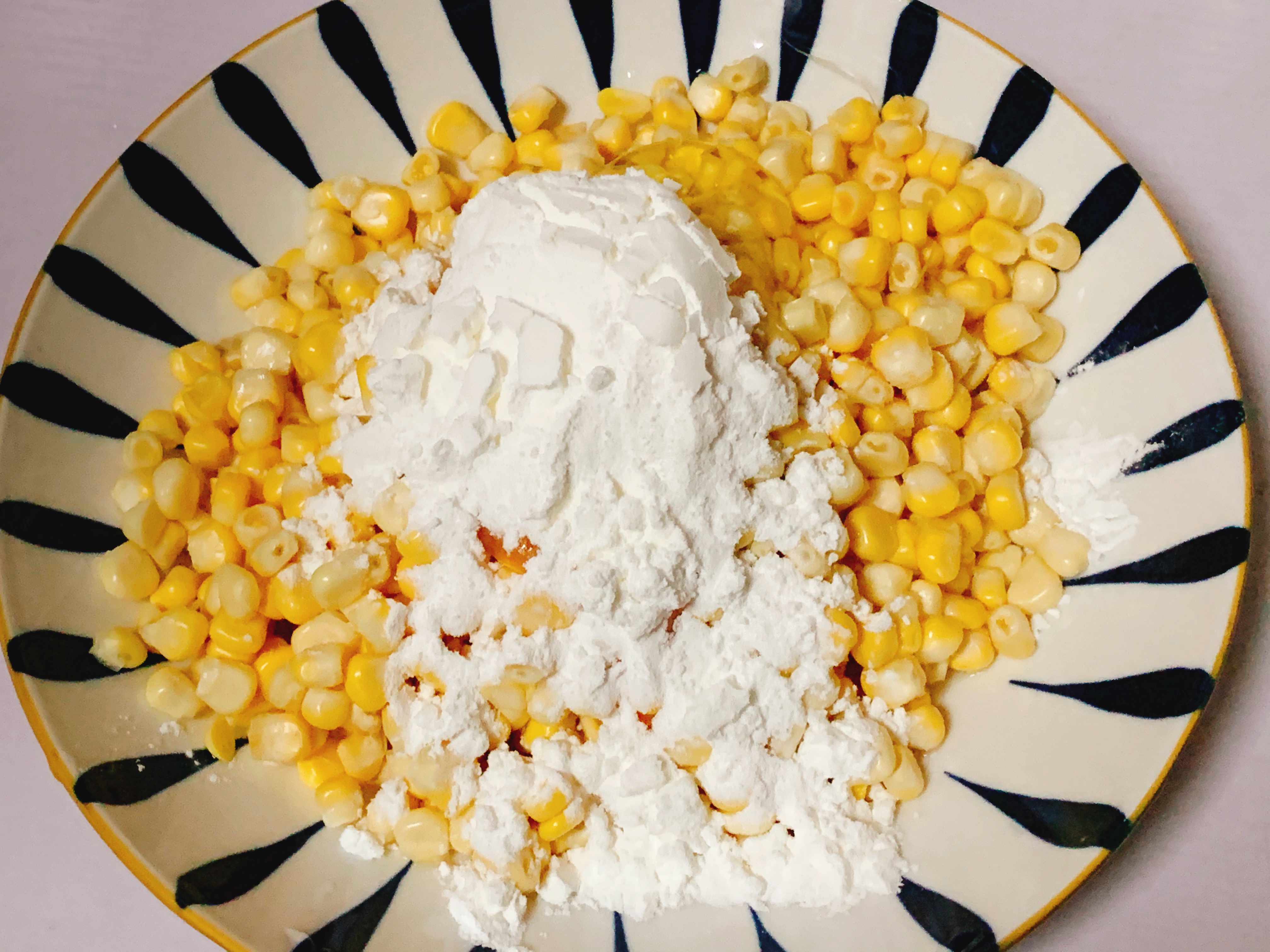 ✨美味可口❗️零失败，一上桌就光盘的椒盐玉米的做法 步骤3