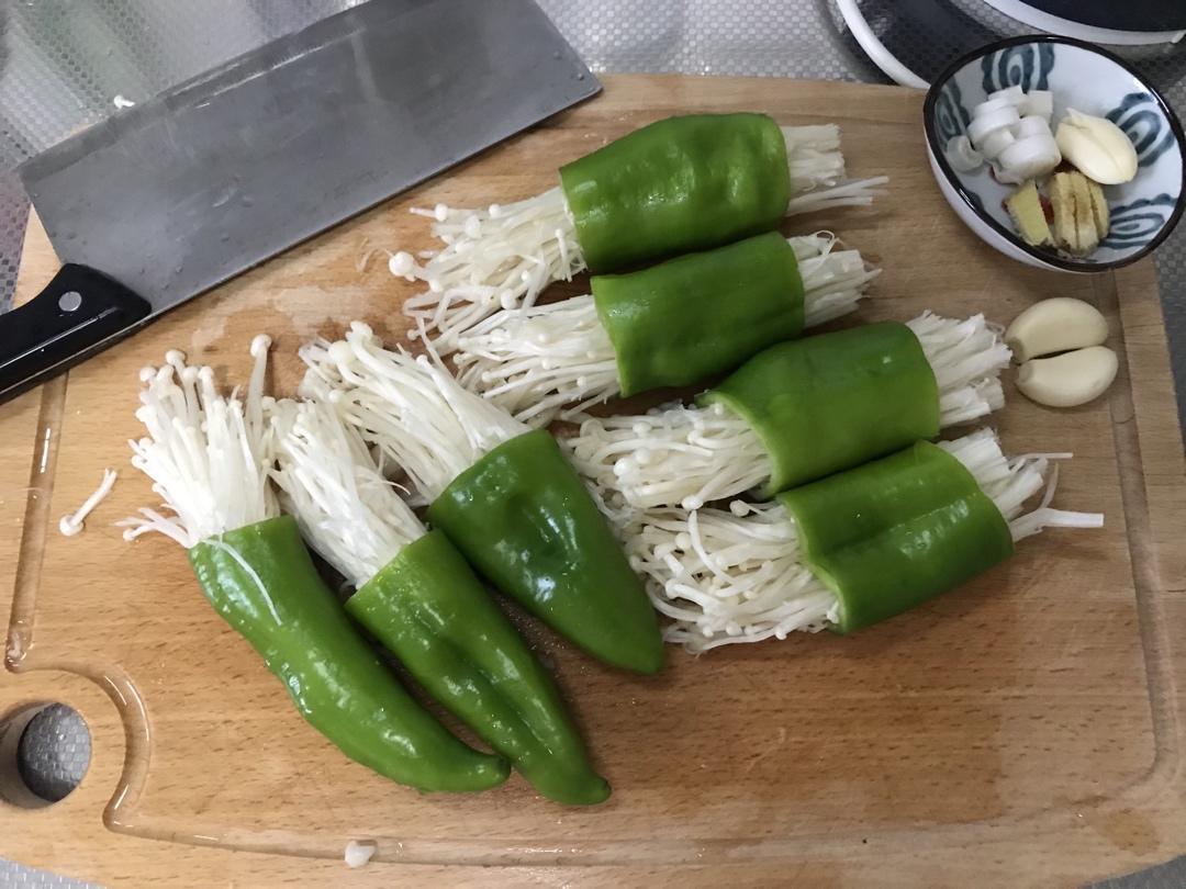 金针菇虎皮尖椒
