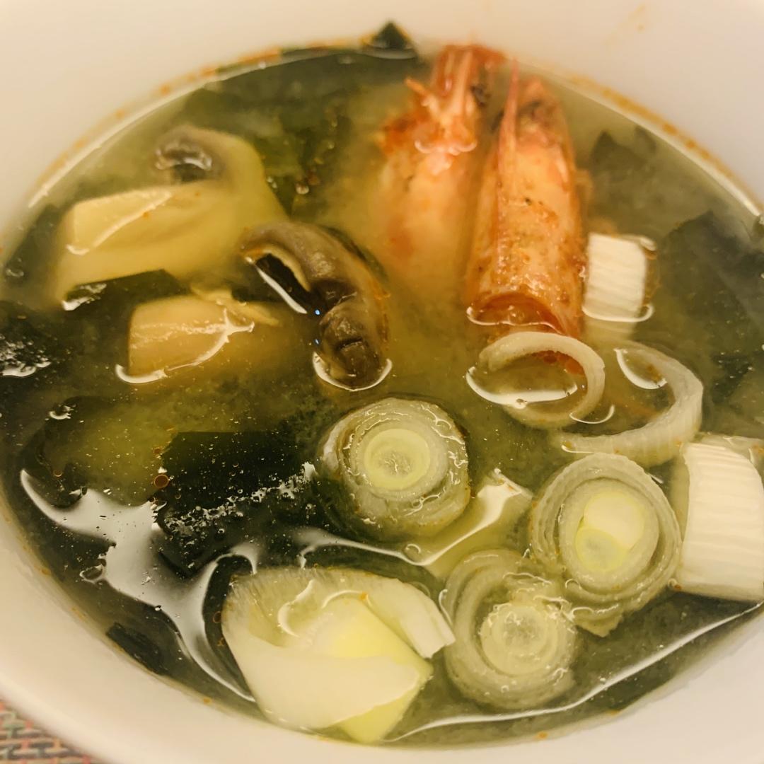 豆腐裙带菜味噌汤