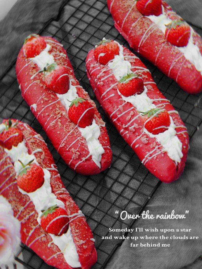 草莓🍓奥利奥魔法棒面包