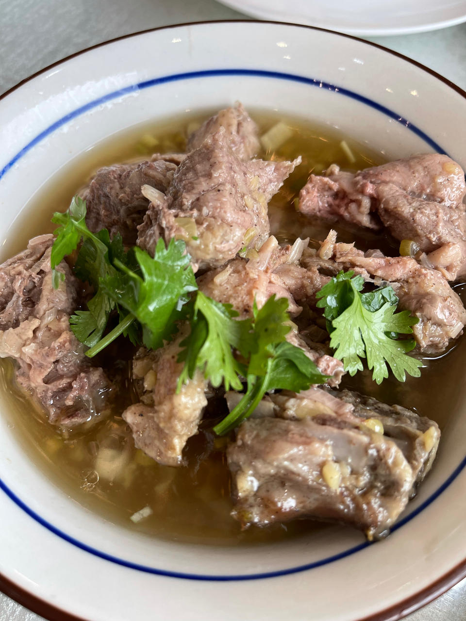 咪咪娅的妈妈做的碗蒸羊羔肉