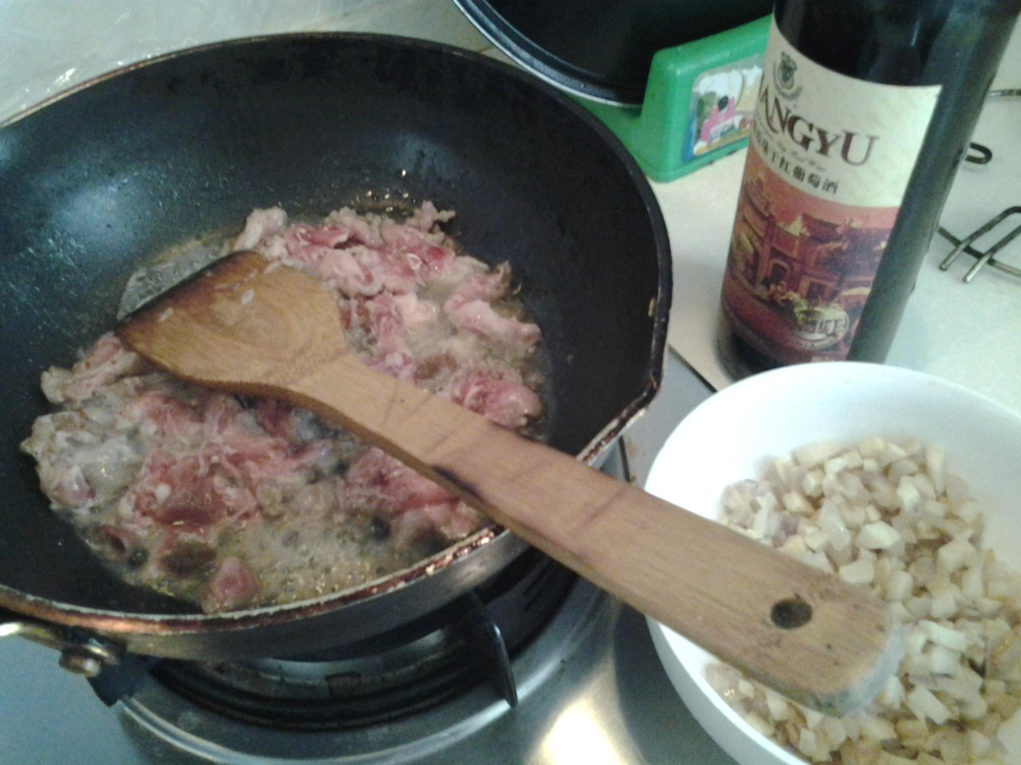火锅肉卷盖浇饭的做法 步骤2