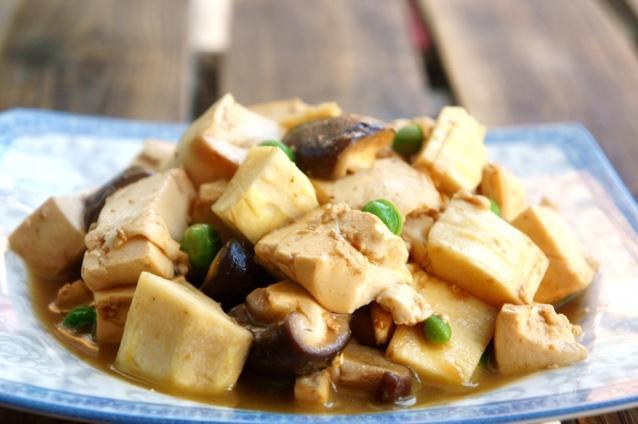 鲜笋香菇豆腐的做法