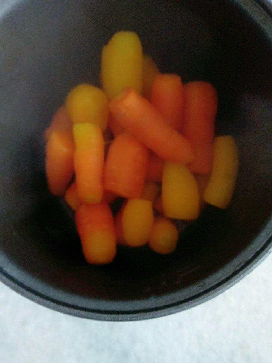 董太的私房菜--蒸胡萝卜
