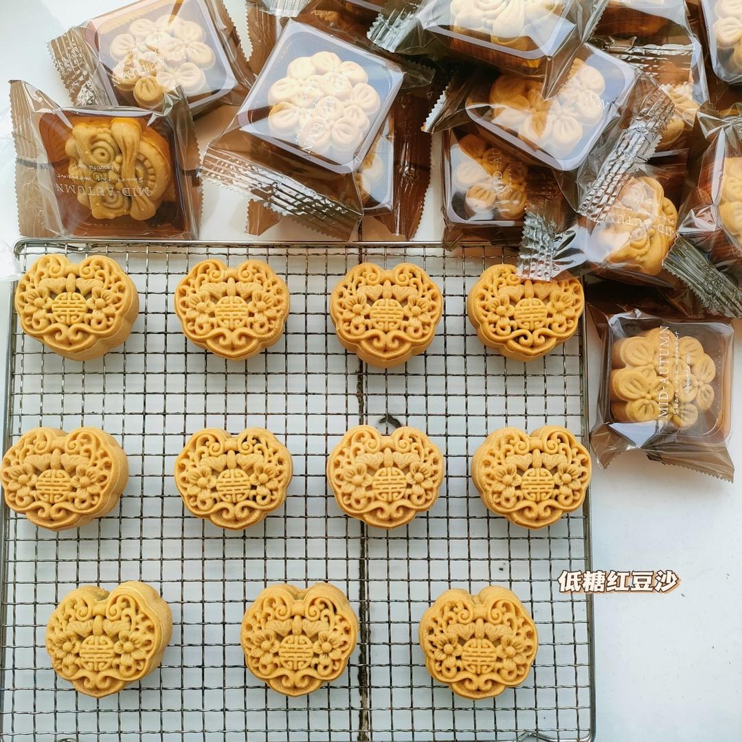 广式月饼—蛋黄莲蓉月饼