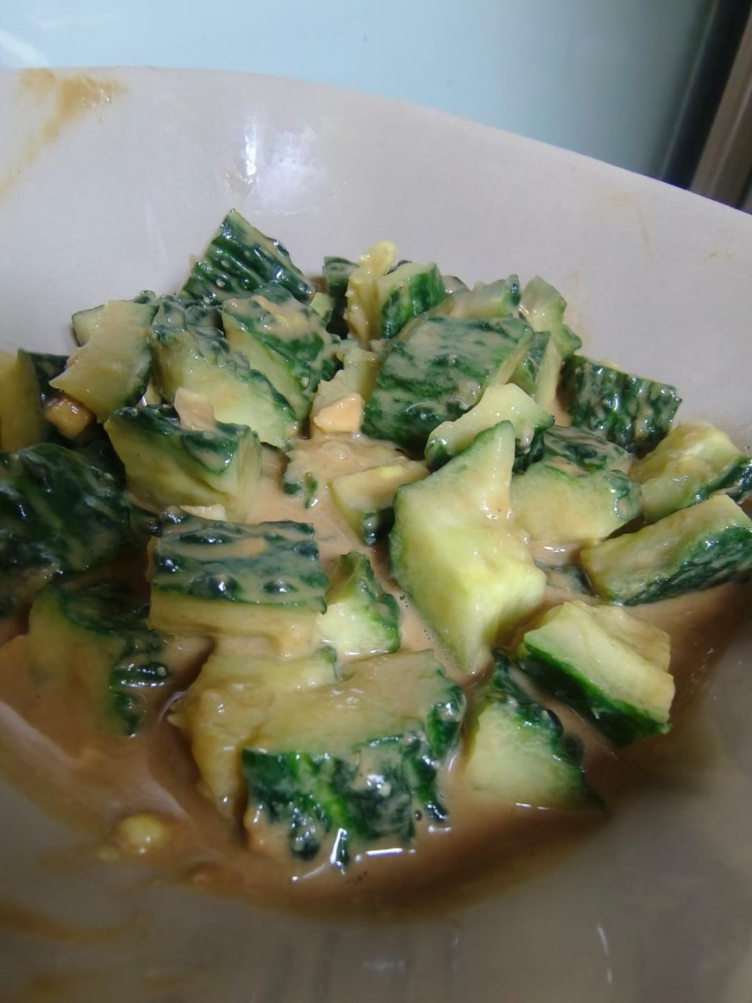 麻酱拌黄瓜板凉面