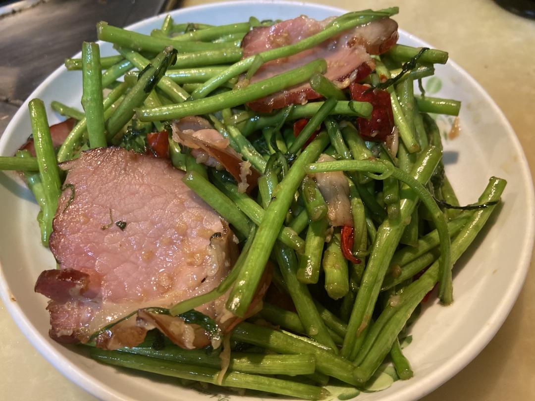 蓓-23做的泥蒿炒腊肉