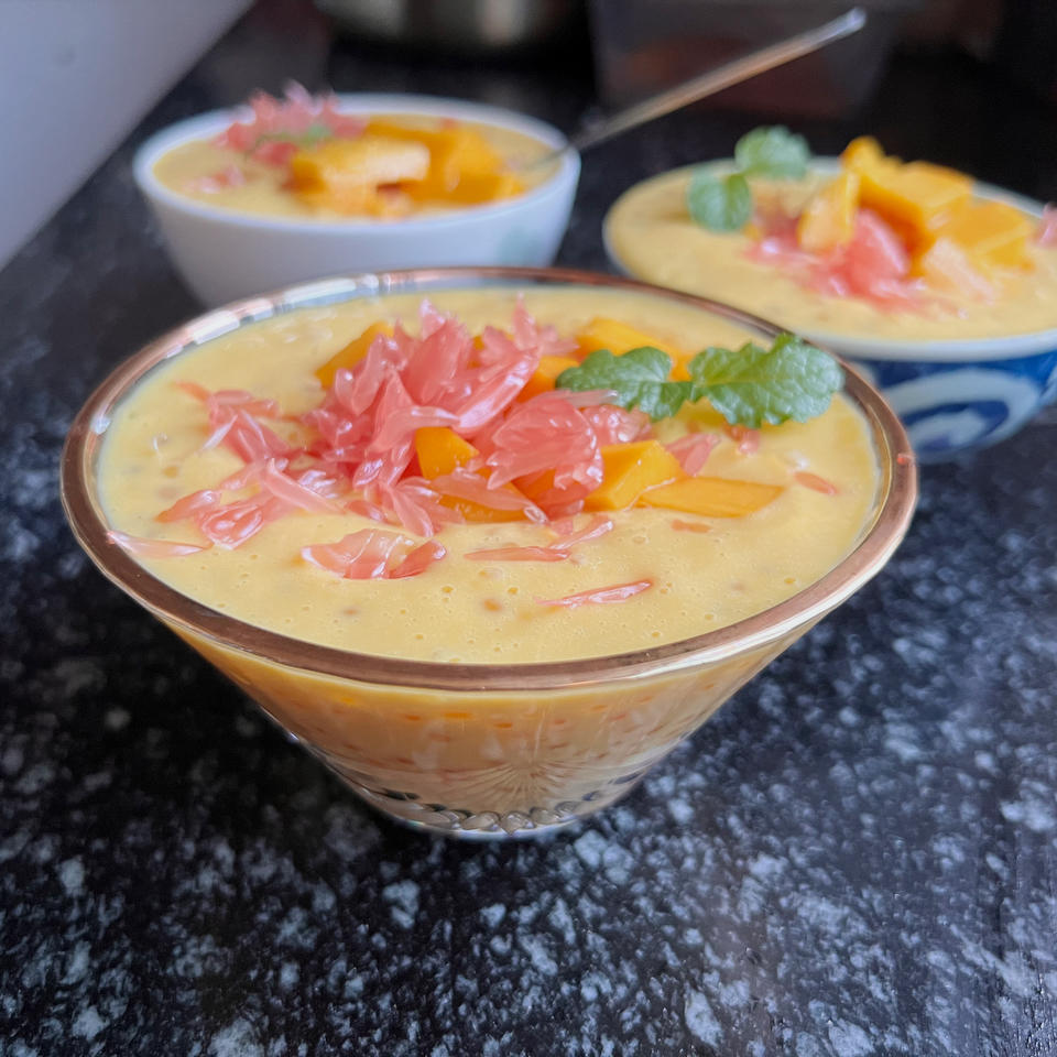 港式甜品——杨枝甘露(芒果西米露)附芒果花切法