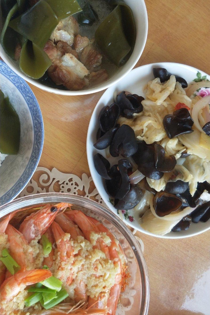 海带排骨肉汤
每日一汤养生