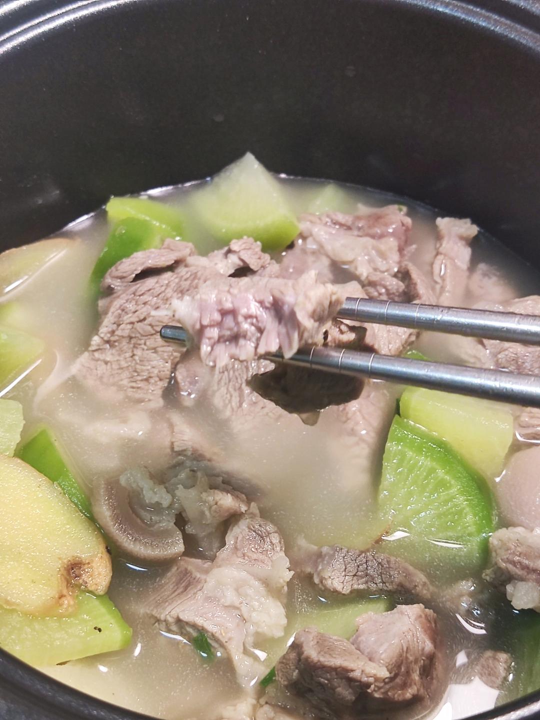 羊肉汤(炖萝卜)