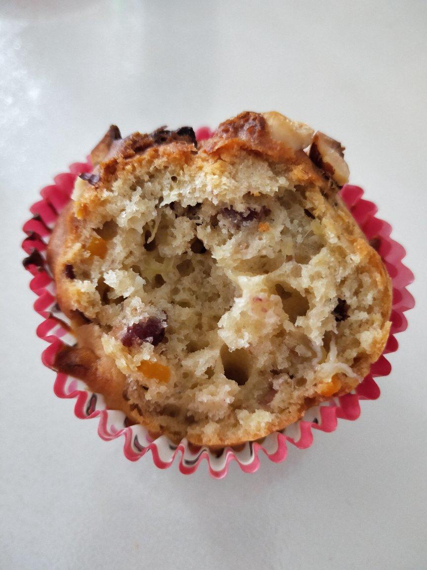 只需搅拌入烤箱的香蕉麦芬