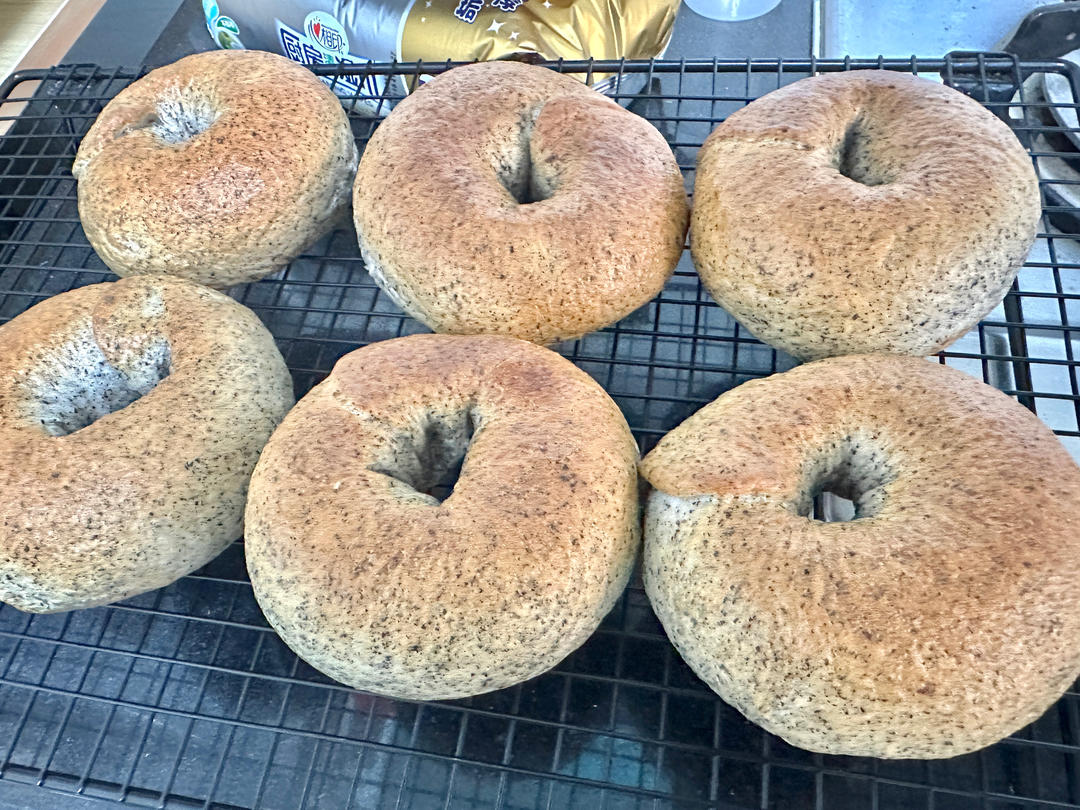 双倍黑芝麻奶酥贝果🥯一起吃养生贝果吧