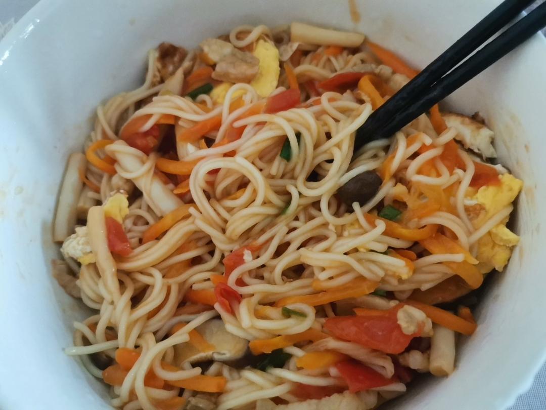 番茄荷包蛋焖面