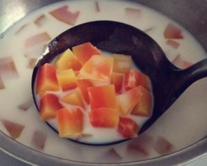 木瓜桂圆牛奶的做法 步骤4