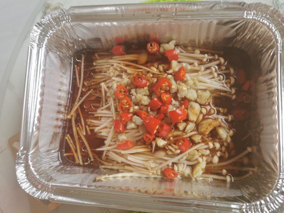 锡纸金针菇-在家用烤箱就能做的烧烤，烧烤店必点菜品之一！超鲜！