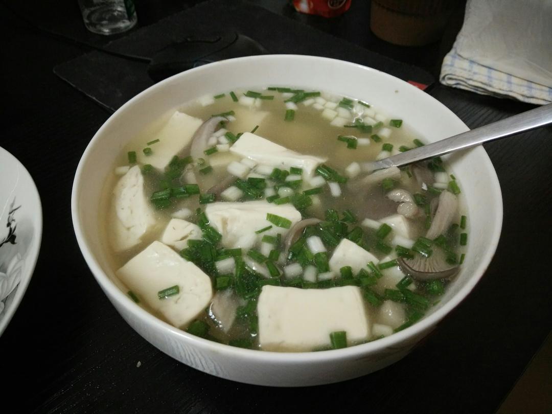 蘑菇豆腐汤