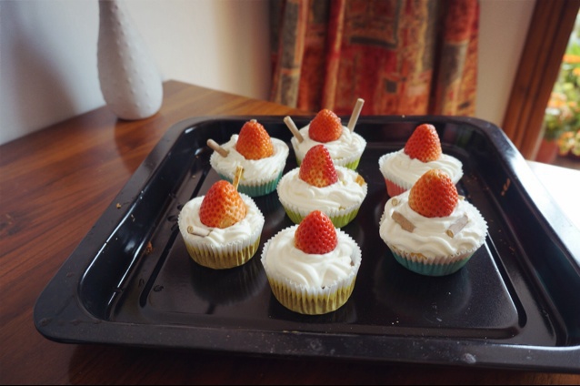 清新莓果奶油cupcake