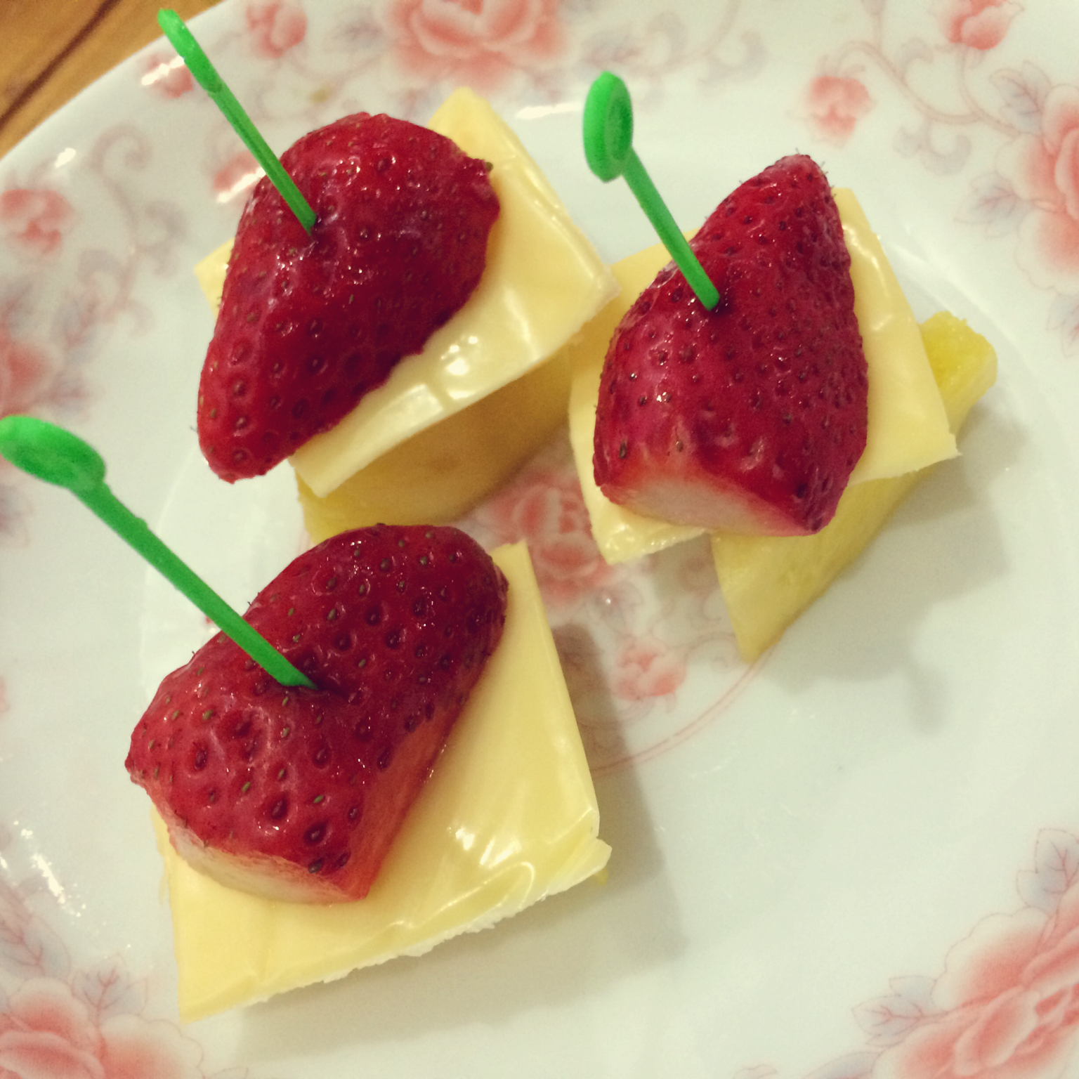 菠萝芝士小甜点