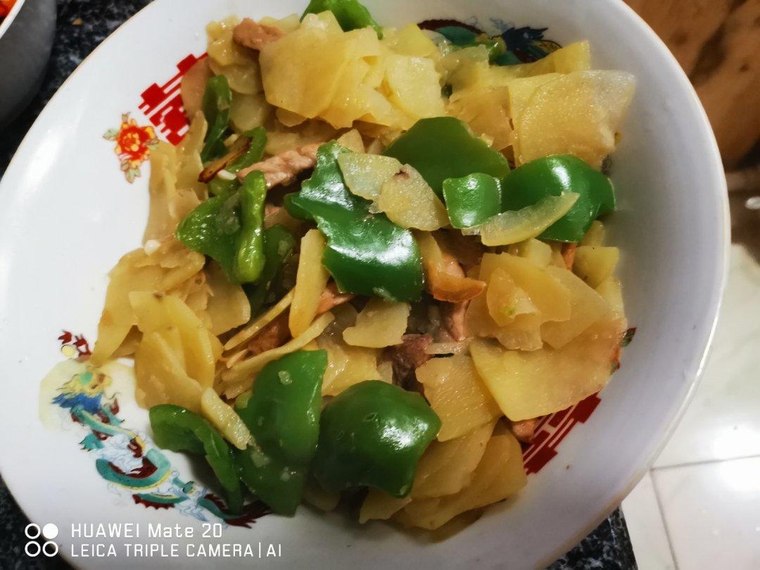 肉炒青椒土豆片