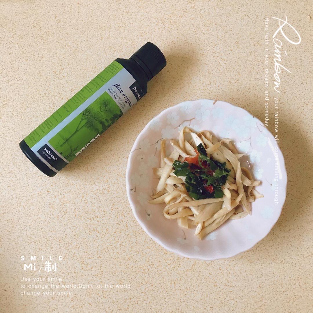 干煸手撕杏鲍菇黄花菜