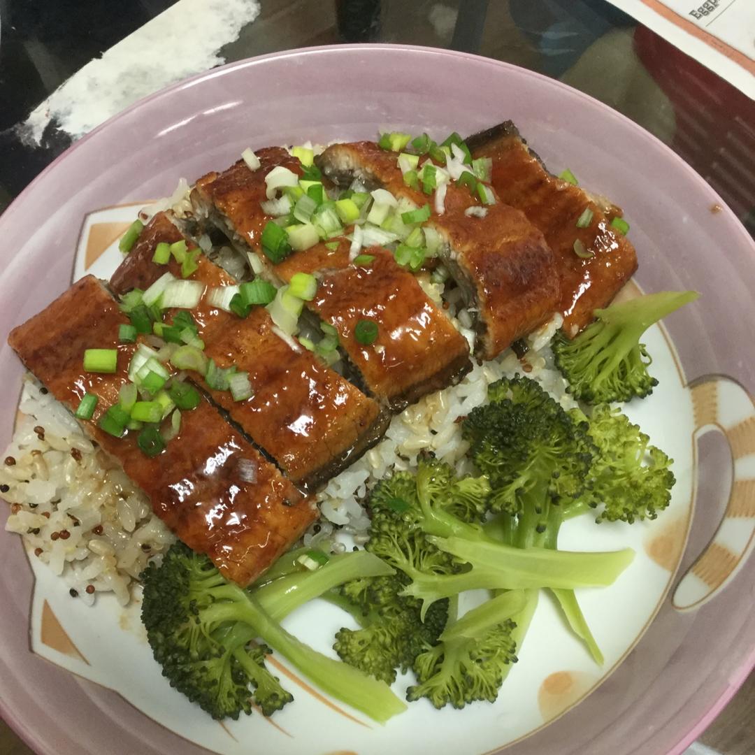 浦烧鳗鱼藜麦饭