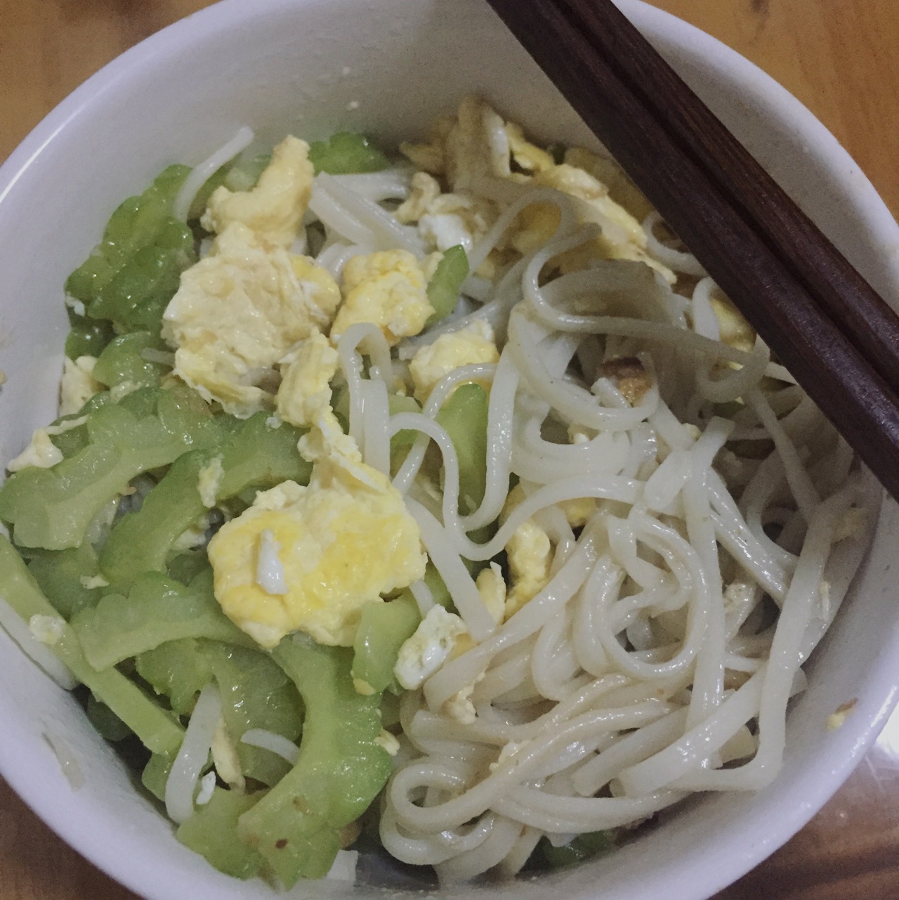 苦瓜炒鸡蛋