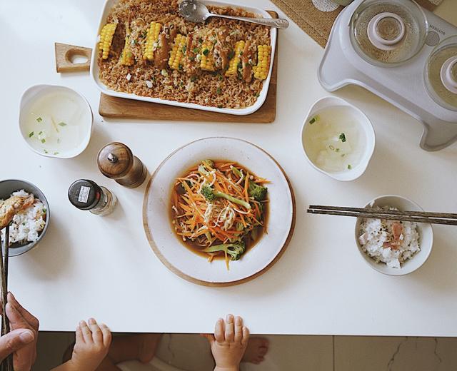 冬瓜干贝汤+腊味芋头饭+糯米鸡翅+蒸拌时蔬【12月北鼎蒸炖锅食谱】的做法