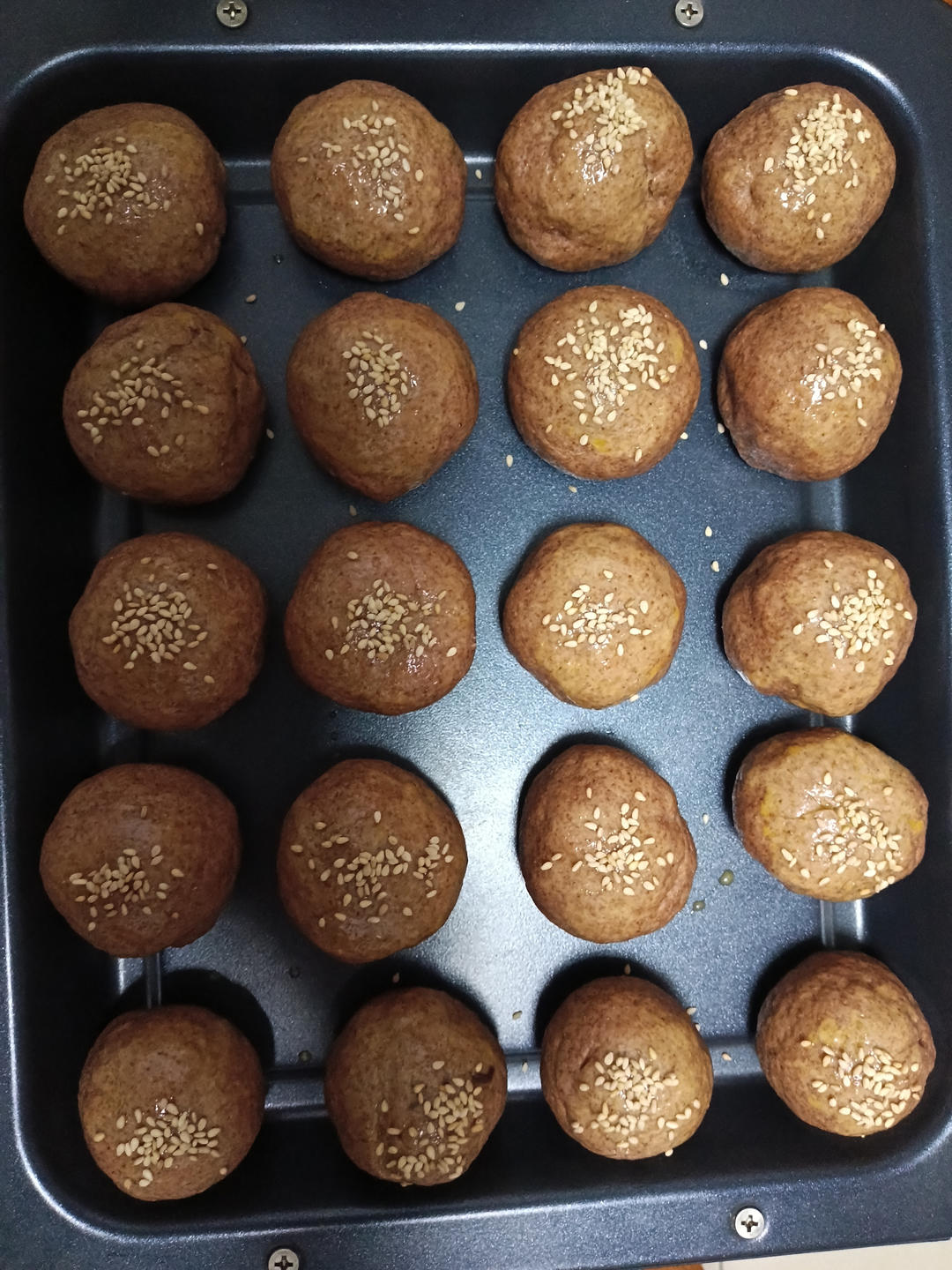 外酥里嫩的全麦红豆沙面包