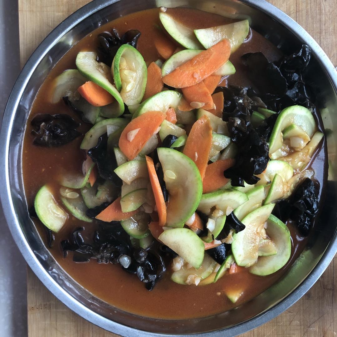 蒜蓉木耳西葫芦