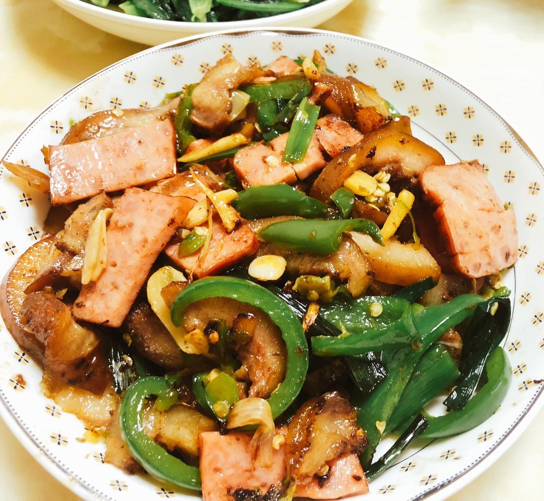 卤猪头肉炒青椒