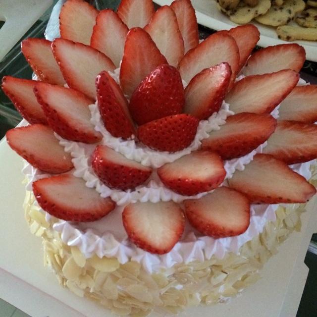 8寸心形草莓蛋糕的做法