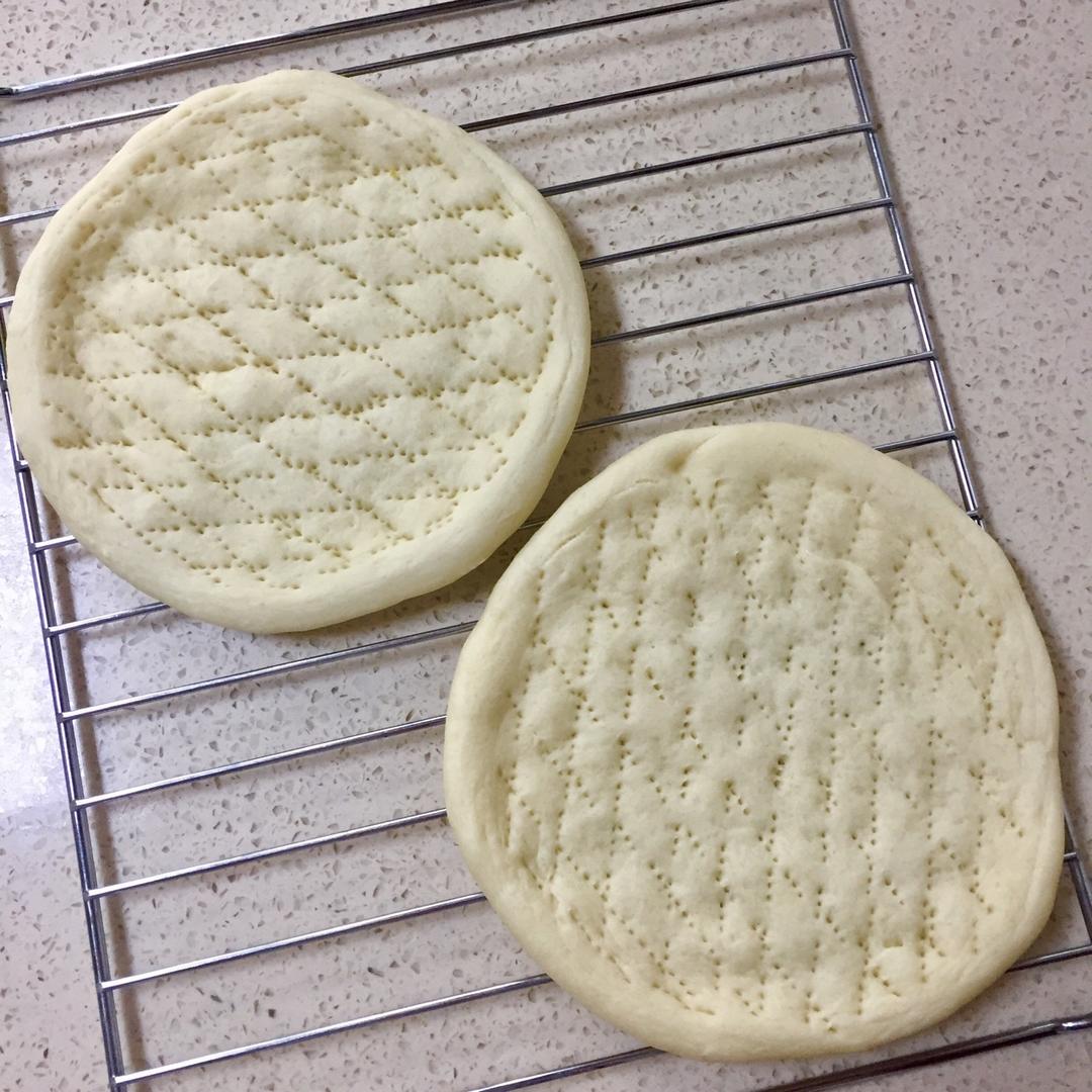 小胡椒no5做的自制厚底披萨面饼